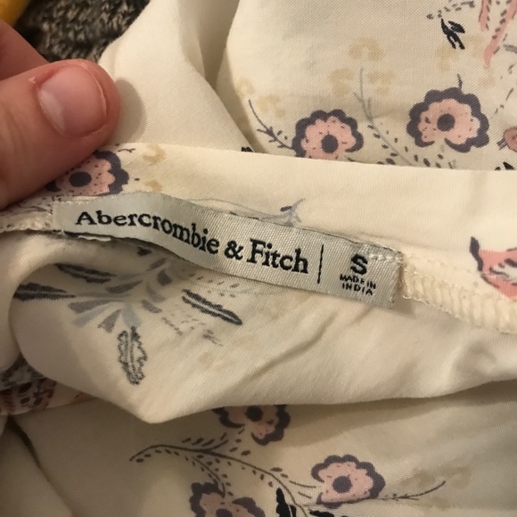 Abercrombie and Fitch floral blouse - Picture 5 of 5